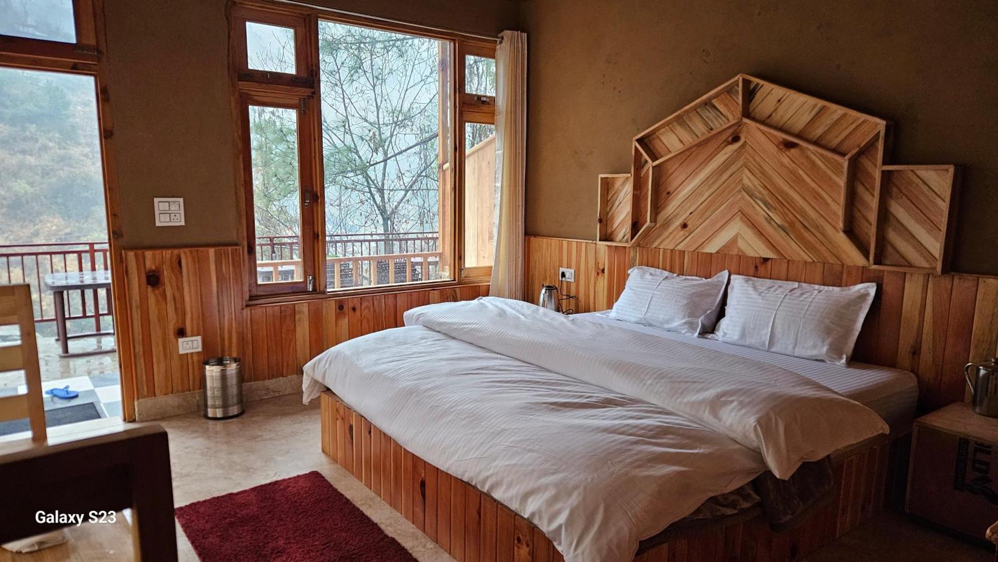 The Fiza Retreat Tirthan Banjar ภายนอก รูปภาพ