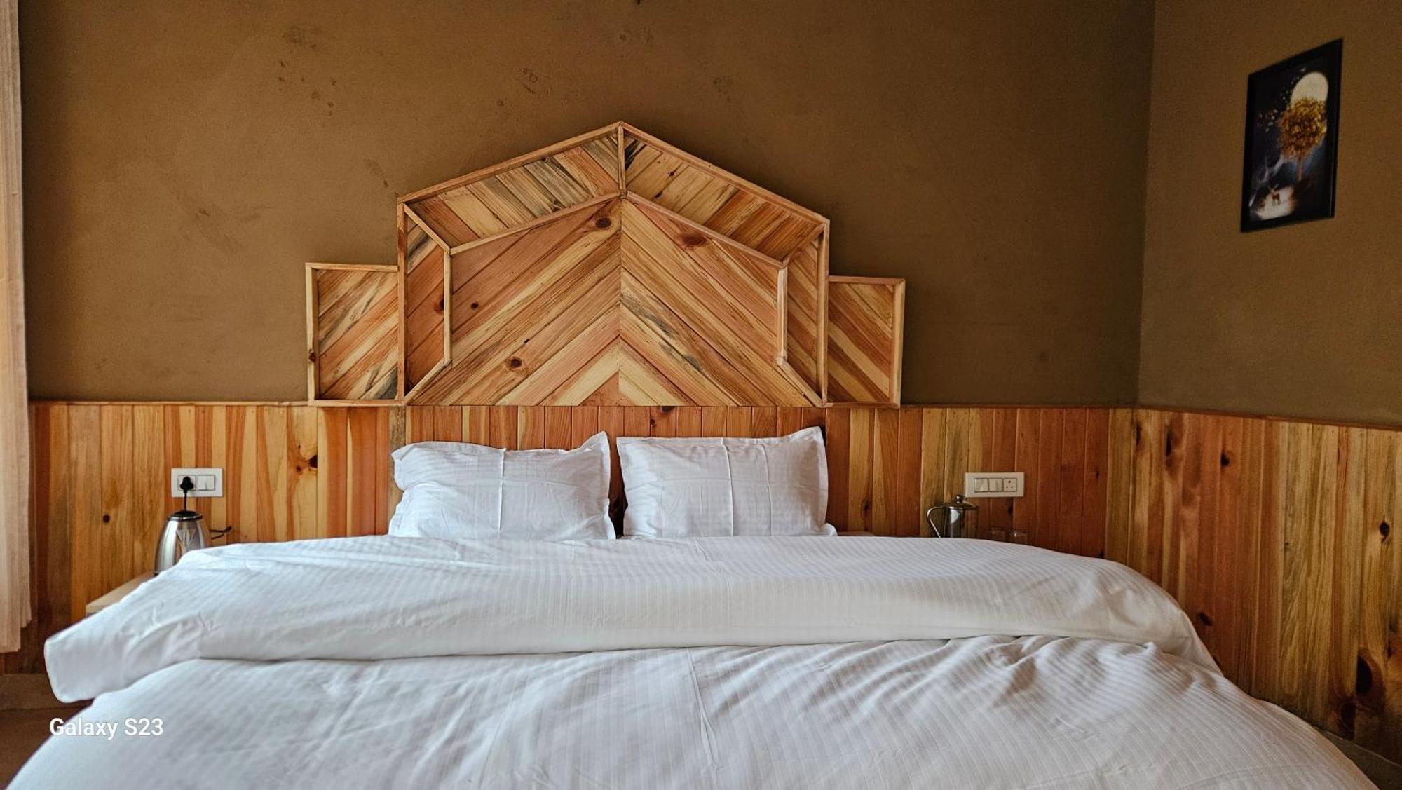 The Fiza Retreat Tirthan Banjar ภายนอก รูปภาพ