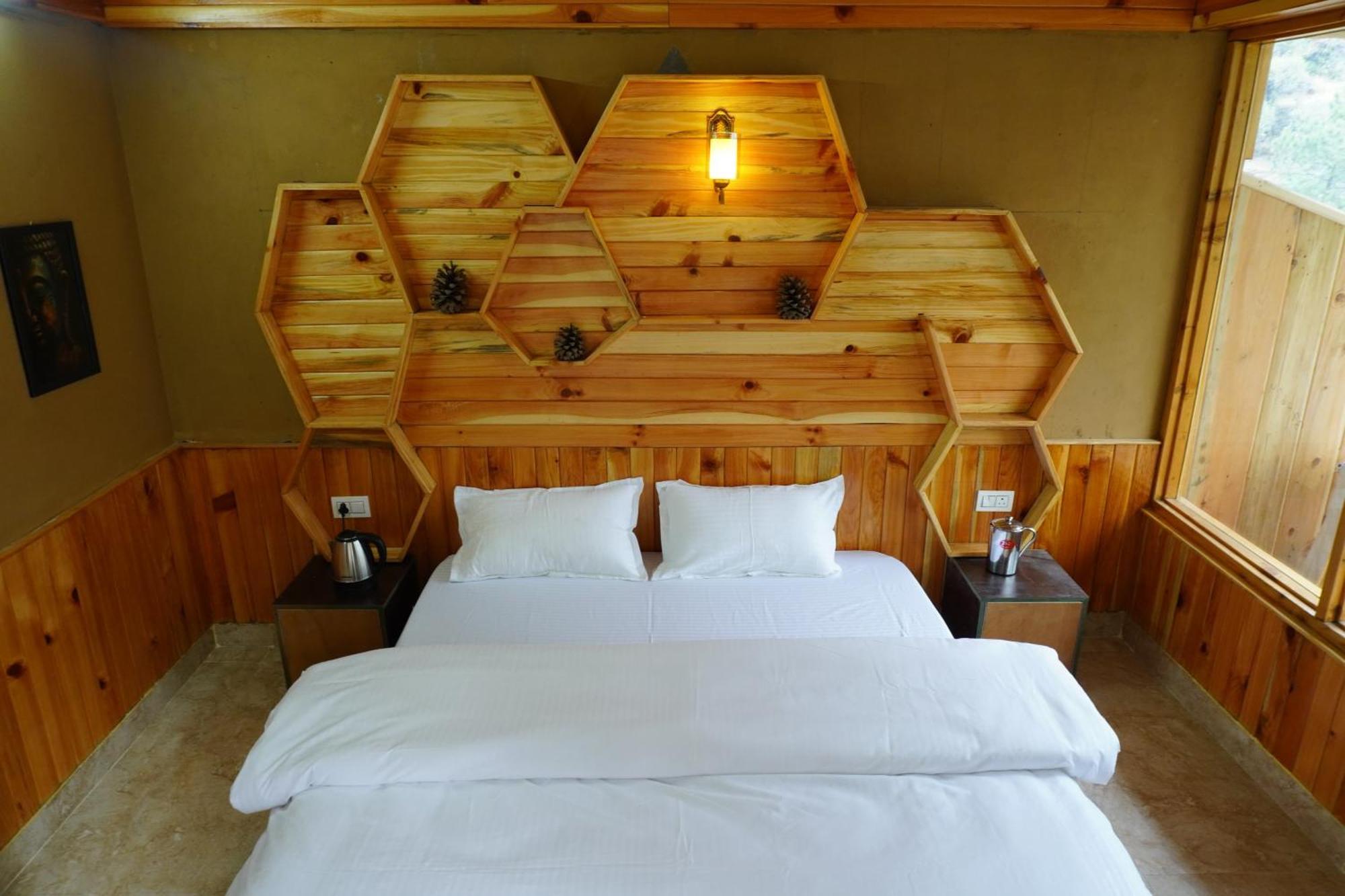 The Fiza Retreat Tirthan Banjar ภายนอก รูปภาพ