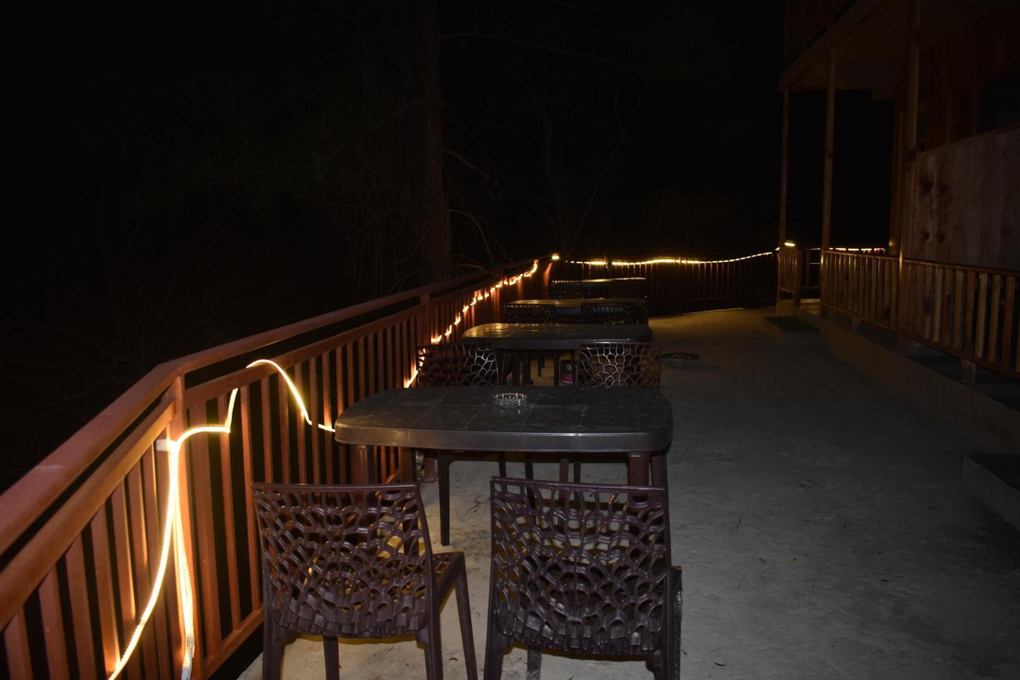 The Fiza Retreat Tirthan Banjar ภายนอก รูปภาพ